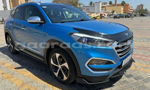 Buy Used Hyundai Tucson Blue Car in Dakar in Dakar