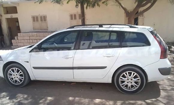 Buy Used Renault Megane White Car in Dakar in Dakar Buy Used Renault Megane White Car in Dakar in Dakar