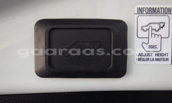 Buy Used Toyota RAV4 White Car in Dakar in Dakar Buy Used Toyota RAV4 White Car in Dakar in Dakar