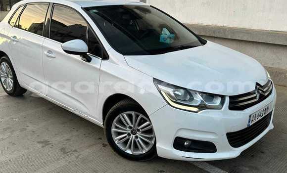 Acheter Occasion Voiture Citroen C4 Blanc à Dakar, Dakar Acheter Occasion Voiture Citroen C4 Blanc à Dakar, Dakar