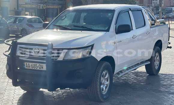 Buy Used Toyota Hilux Black Car in Dakar in Dakar
