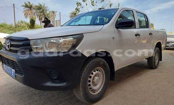 Dieundeu Occasion Toyota Hilux White Auto in Dakar in Dakar Dieundeu Occasion Toyota Hilux White Auto in Dakar in Dakar