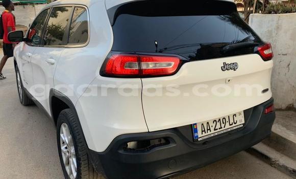 Buy Used Jeep Cherokee White Car in Dakar in Dakar Buy Used Jeep Cherokee White Car in Dakar in Dakar