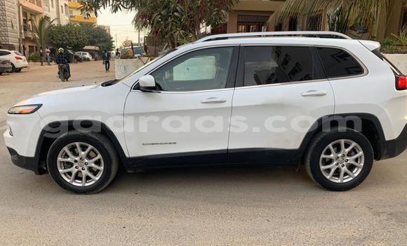 Buy Used Jeep Cherokee White Car in Dakar in Dakar Buy Used Jeep Cherokee White Car in Dakar in Dakar