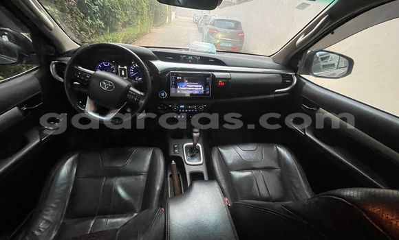 Buy Used Toyota Hilux Silver Car in Dakar in Dakar Buy Used Toyota Hilux Silver Car in Dakar in Dakar