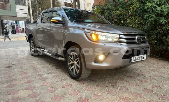 Buy Used Toyota Hilux Silver Car in Dakar in Dakar Buy Used Toyota Hilux Silver Car in Dakar in Dakar
