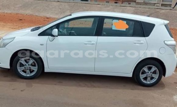 Buy Used Toyota Verso White Car in Dakar in Dakar Buy Used Toyota Verso White Car in Dakar in Dakar