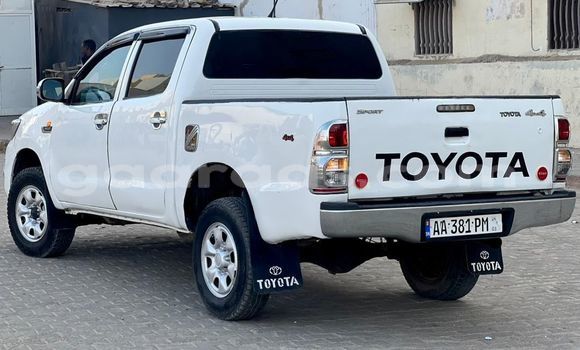 Dieundeu Occasion Toyota Hilux White Auto in Dakar in Dakar Dieundeu Occasion Toyota Hilux White Auto in Dakar in Dakar