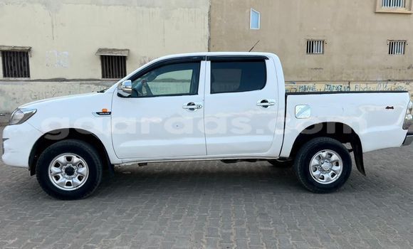 Dieundeu Occasion Toyota Hilux White Auto in Dakar in Dakar Dieundeu Occasion Toyota Hilux White Auto in Dakar in Dakar