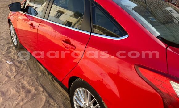 Acheter Occasion Voiture Ford Focus Rouge à Dakar, Dakar Acheter Occasion Voiture Ford Focus Rouge à Dakar, Dakar