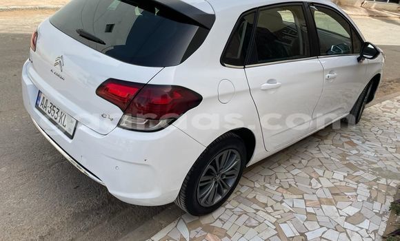 Dieundeu Occasion Citroen C4 White Auto in Dakar in Dakar Dieundeu Occasion Citroen C4 White Auto in Dakar in Dakar