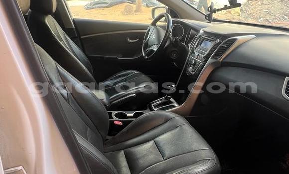 Dieundeu Occasion Hyundai Elantra White Auto in Dakar in Dakar Dieundeu Occasion Hyundai Elantra White Auto in Dakar in Dakar