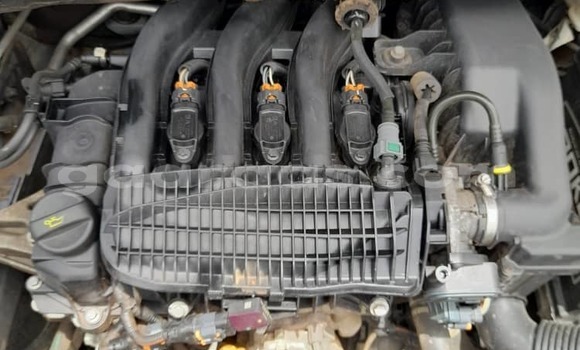 Dieundeu Occasion Peugeot 2008 Silver Auto in Dakar in Dakar Dieundeu Occasion Peugeot 2008 Silver Auto in Dakar in Dakar