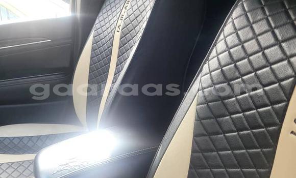 Dieundeu Occasion Jeep Grand Cherokee Silver Auto in Dakar in Dakar Dieundeu Occasion Jeep Grand Cherokee Silver Auto in Dakar in Dakar