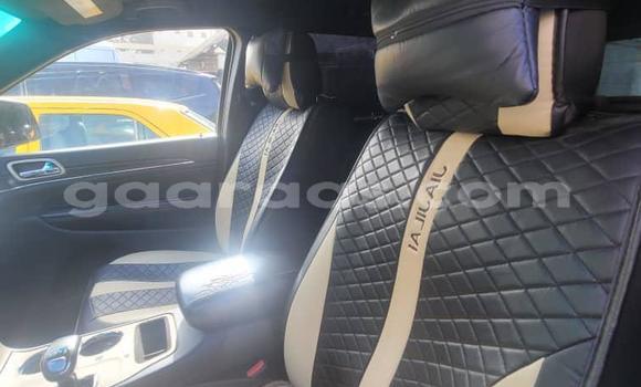 Dieundeu Occasion Jeep Grand Cherokee Silver Auto in Dakar in Dakar Dieundeu Occasion Jeep Grand Cherokee Silver Auto in Dakar in Dakar