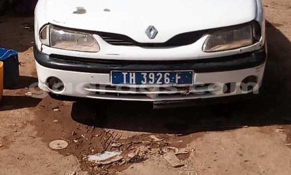 Acheter Occasion Voiture Renault Laguna Blanc à Dakar, Dakar Acheter Occasion Voiture Renault Laguna Blanc à Dakar, Dakar
