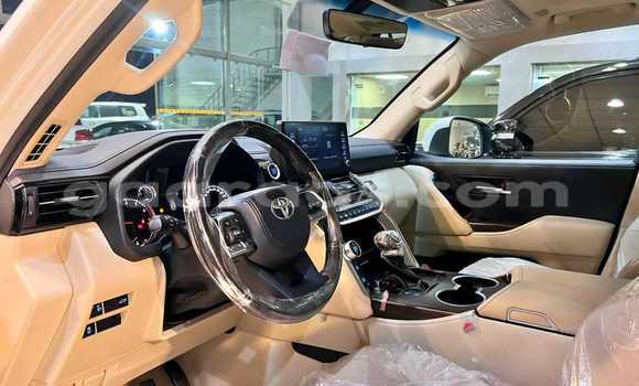 Dieundeu Imported Toyota Land Cruiser White Auto in Dakar in Dakar Dieundeu Imported Toyota Land Cruiser White Auto in Dakar in Dakar