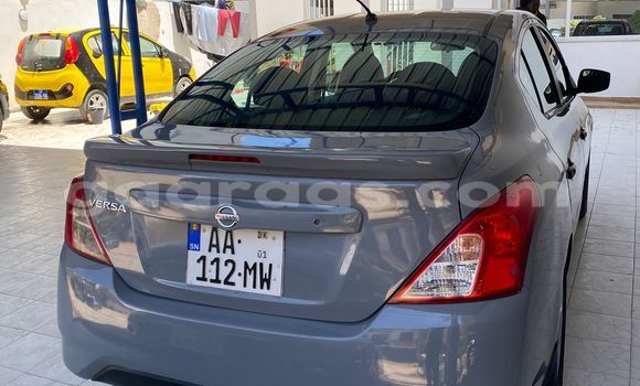 Buy Used Nissan Sentra Blue Car in Dakar in Dakar