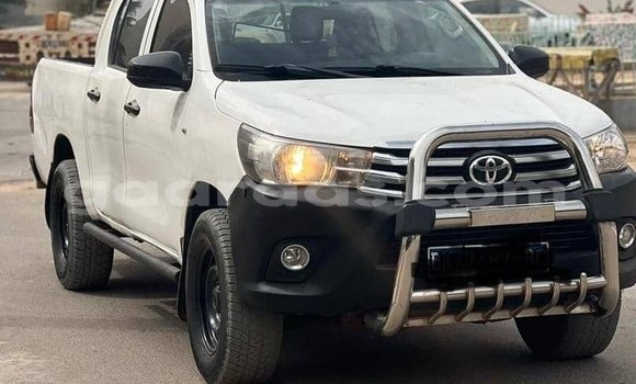 Dieundeu Occasion Toyota Hilux White Auto in Dakar in Dakar Dieundeu Occasion Toyota Hilux White Auto in Dakar in Dakar