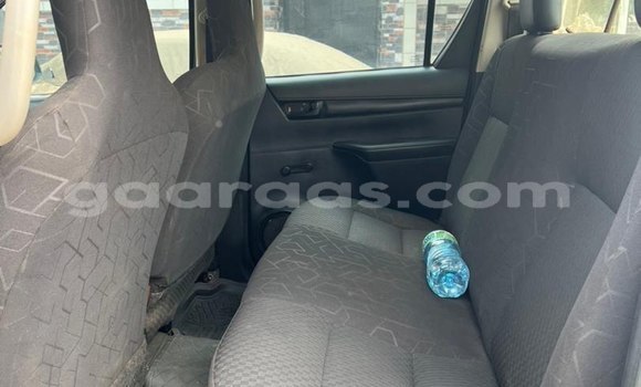 Dieundeu Occasion Toyota Hilux White Auto in Dakar in Dakar Dieundeu Occasion Toyota Hilux White Auto in Dakar in Dakar