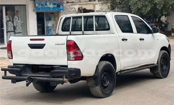 Dieundeu Occasion Toyota Hilux White Auto in Dakar in Dakar Dieundeu Occasion Toyota Hilux White Auto in Dakar in Dakar