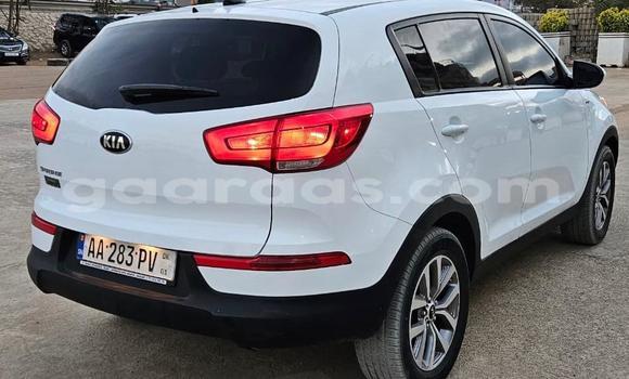 Dieundeu Occasion Kia Sportage White Auto in Dakar in Dakar Dieundeu Occasion Kia Sportage White Auto in Dakar in Dakar