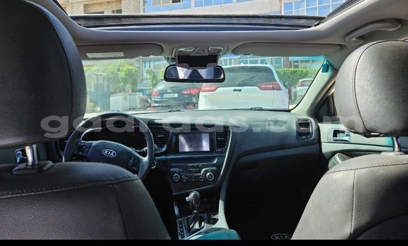 Buy Used Kia K5 White Car in Dakar in Dakar Buy Used Kia K5 White Car in Dakar in Dakar