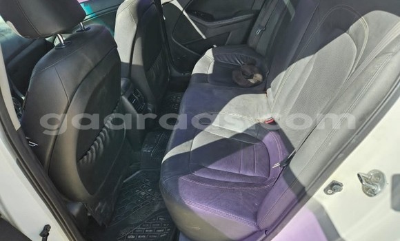 Buy Used Kia K5 White Car in Dakar in Dakar Buy Used Kia K5 White Car in Dakar in Dakar