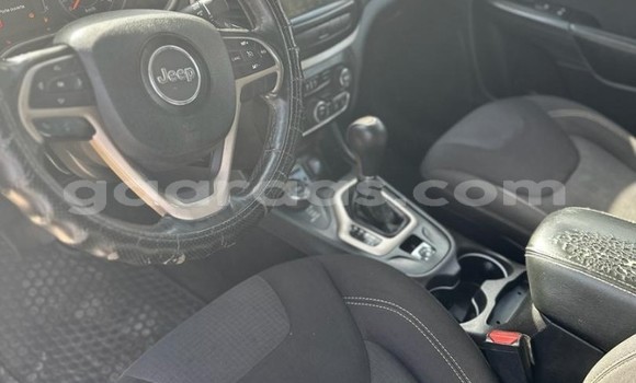 Dieundeu Occasion Jeep Cherokee Silver Auto in Dakar in Dakar Dieundeu Occasion Jeep Cherokee Silver Auto in Dakar in Dakar