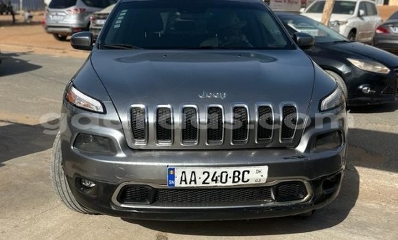 Dieundeu Occasion Jeep Cherokee Silver Auto in Dakar in Dakar Dieundeu Occasion Jeep Cherokee Silver Auto in Dakar in Dakar
