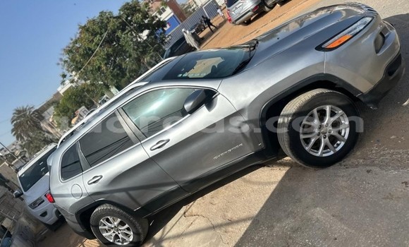 Dieundeu Occasion Jeep Cherokee Silver Auto in Dakar in Dakar Dieundeu Occasion Jeep Cherokee Silver Auto in Dakar in Dakar