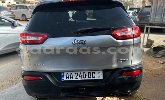 Dieundeu Occasion Jeep Cherokee Silver Auto in Dakar in Dakar Dieundeu Occasion Jeep Cherokee Silver Auto in Dakar in Dakar