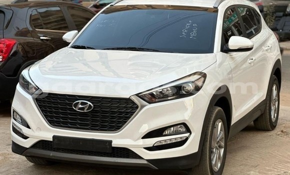 Buy Used Hyundai Tucson White Car in Dakar in Dakar Buy Used Hyundai Tucson White Car in Dakar in Dakar