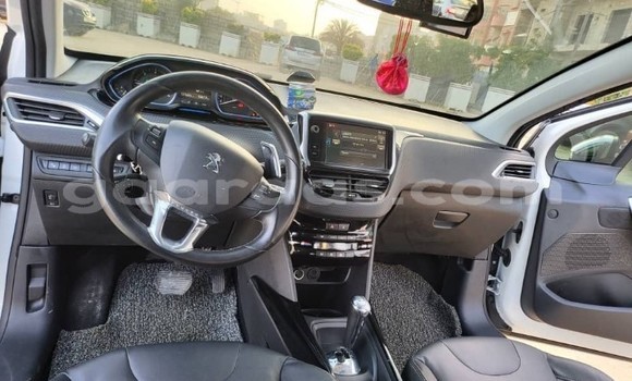 Buy Used Peugeot 2008 White Car in Dakar in Dakar Buy Used Peugeot 2008 White Car in Dakar in Dakar