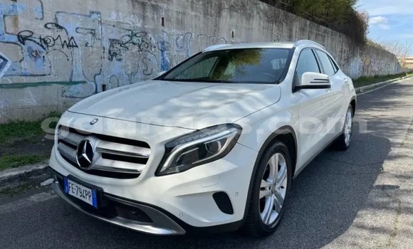 Acheter Import Voiture Mercedes‒Benz GLA-klasse Blanc à Dakar, Dakar