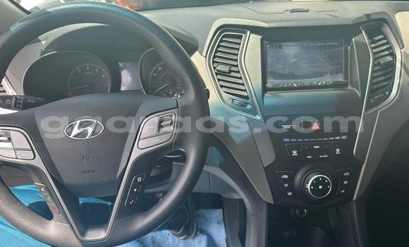 Dieundeu Occasion Hyundai Santa Fe White Auto in Dakar in Dakar Dieundeu Occasion Hyundai Santa Fe White Auto in Dakar in Dakar