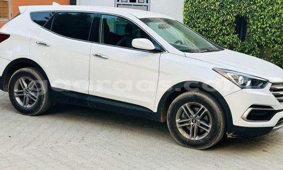 Dieundeu Occasion Hyundai Santa Fe White Auto in Dakar in Dakar Dieundeu Occasion Hyundai Santa Fe White Auto in Dakar in Dakar