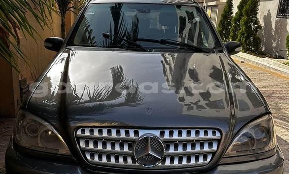 Acheter Occasion Voiture Mercedes‒Benz ML–Class Noir à Dakar, Dakar Acheter Occasion Voiture Mercedes‒Benz ML–Class Noir à Dakar, Dakar