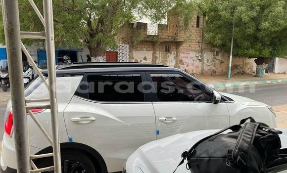 Dieundeu Occasion SsangYong Tivoli White Auto in Dakar in Dakar Dieundeu Occasion SsangYong Tivoli White Auto in Dakar in Dakar