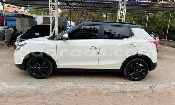 Dieundeu Occasion SsangYong Tivoli White Auto in Dakar in Dakar Dieundeu Occasion SsangYong Tivoli White Auto in Dakar in Dakar