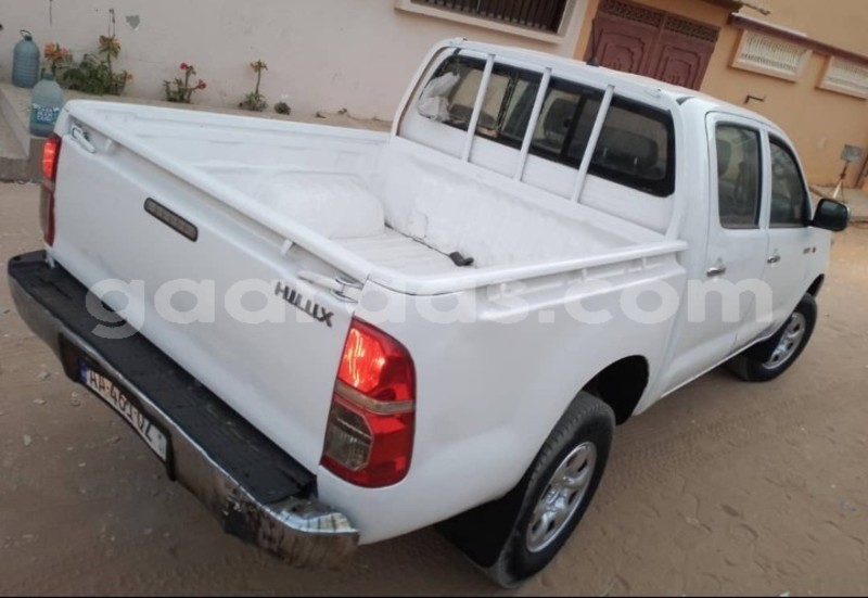 Big with watermark toyota hilux dakar dakar 16650