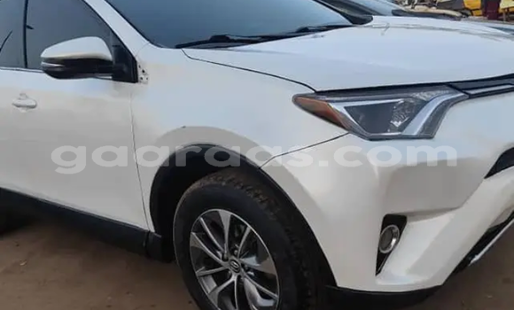 Acheter Occasion Voiture Toyota RAV4 Blanc à Dakar, Dakar Acheter Occasion Voiture Toyota RAV4 Blanc à Dakar, Dakar