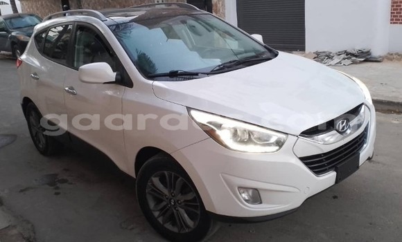 Buy Used Hyundai Tucson White Car in Dakar in Dakar Buy Used Hyundai Tucson White Car in Dakar in Dakar