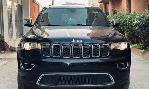 Dieundeu Occasion Jeep Grand Cherokee Black Auto in Dakar in Dakar