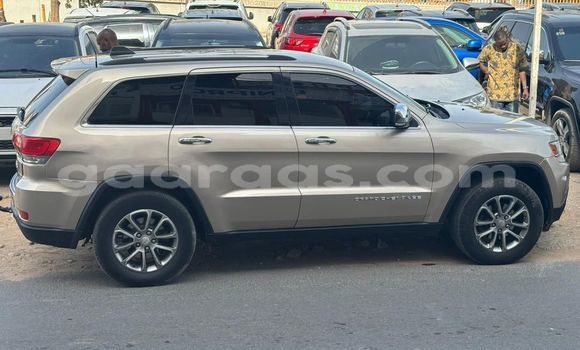 Dieundeu Occasion Jeep Grand Cherokee Silver Auto in Dakar in Dakar Dieundeu Occasion Jeep Grand Cherokee Silver Auto in Dakar in Dakar