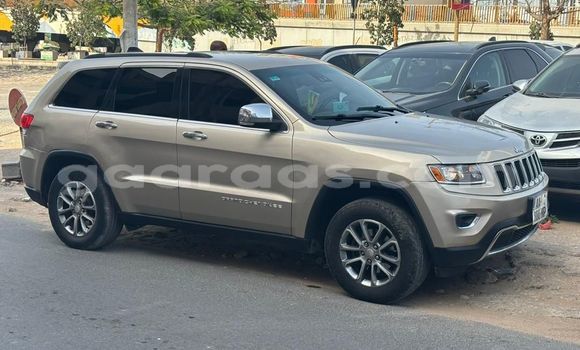 Dieundeu Occasion Jeep Grand Cherokee Silver Auto in Dakar in Dakar Dieundeu Occasion Jeep Grand Cherokee Silver Auto in Dakar in Dakar