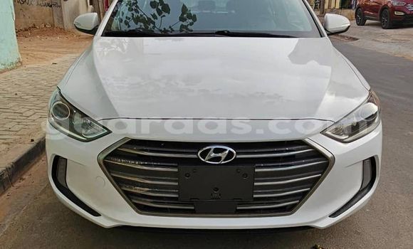 Dieundeu Occasion Hyundai Elantra White Auto in Dakar in Dakar