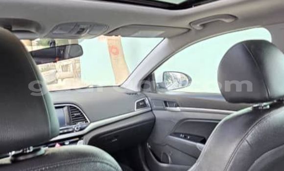 Buy Used Hyundai Elantra White Car in Dakar in Dakar Buy Used Hyundai Elantra White Car in Dakar in Dakar