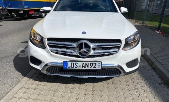 Buy Used Mercedes-Benz GLC 250D White Car in Dakar in Dakar Buy Used Mercedes-Benz GLC 250D White Car in Dakar in Dakar