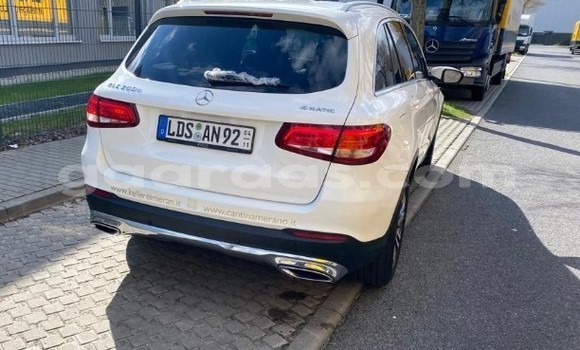 Buy Used Mercedes-Benz GLC 250D White Car in Dakar in Dakar Buy Used Mercedes-Benz GLC 250D White Car in Dakar in Dakar